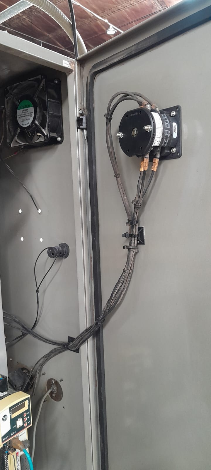 Reparación y cambio de componentes electricos